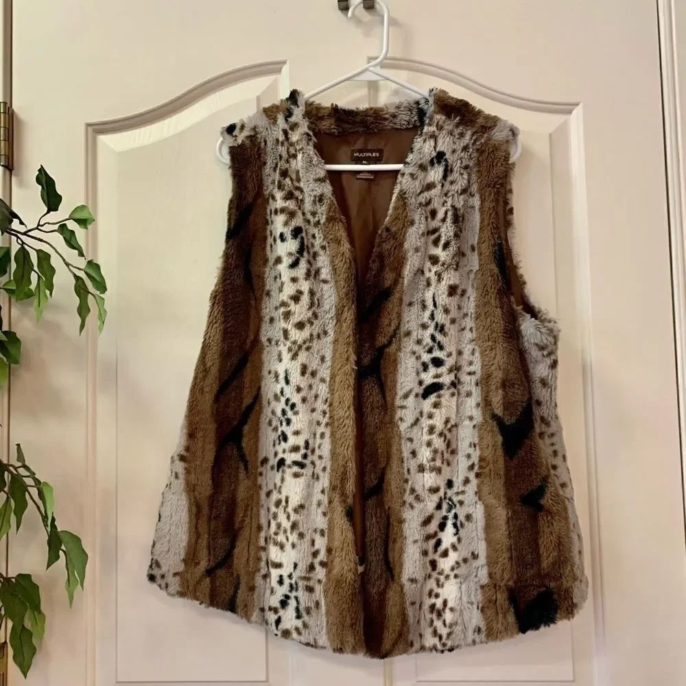 Multiples Vest - Picture 8 of 12
